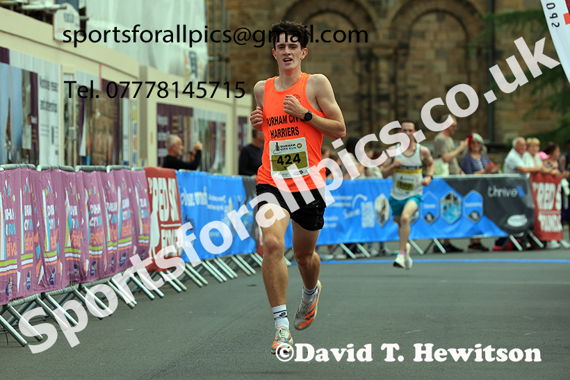Durham City 5k, 2025 Durham City 5k and 10k, Durham.  Photo: David T. Hewitson/Sports for All Pics